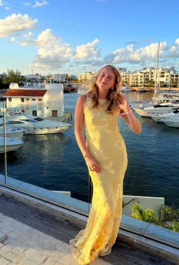 Niulatu Spaghetti Strap Sheath Long Prom Dresses Tulle Applique Yellow Wedding Guest Dresses HZ1026